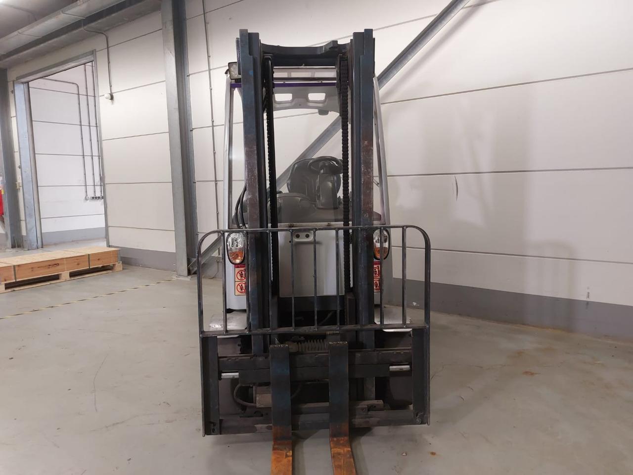 Diesel forklift- Photo 5