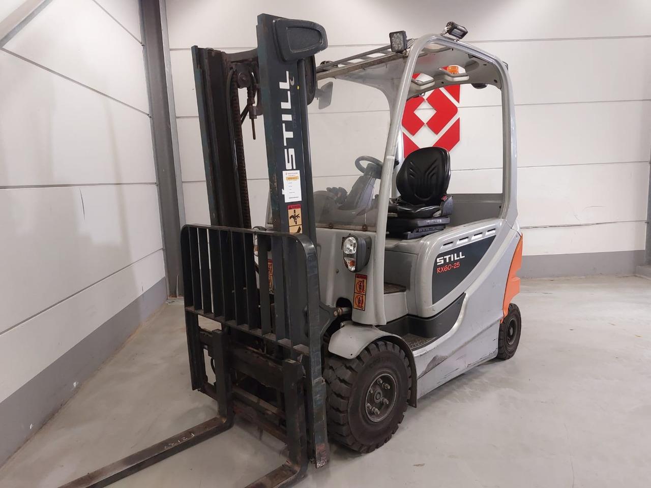 Diesel forklift- Photo 4