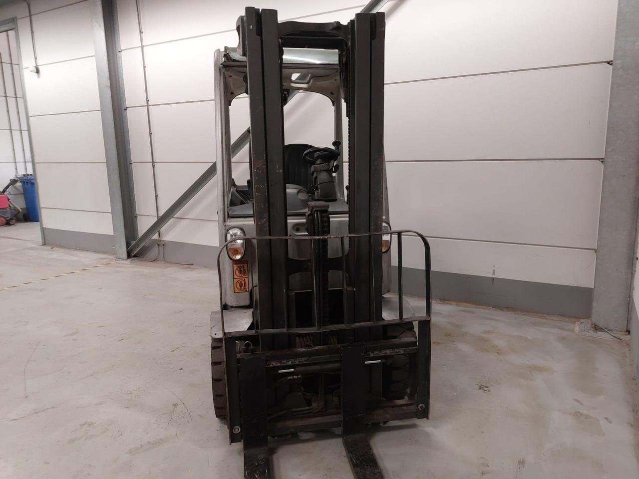 Diesel forklift- Photo 5