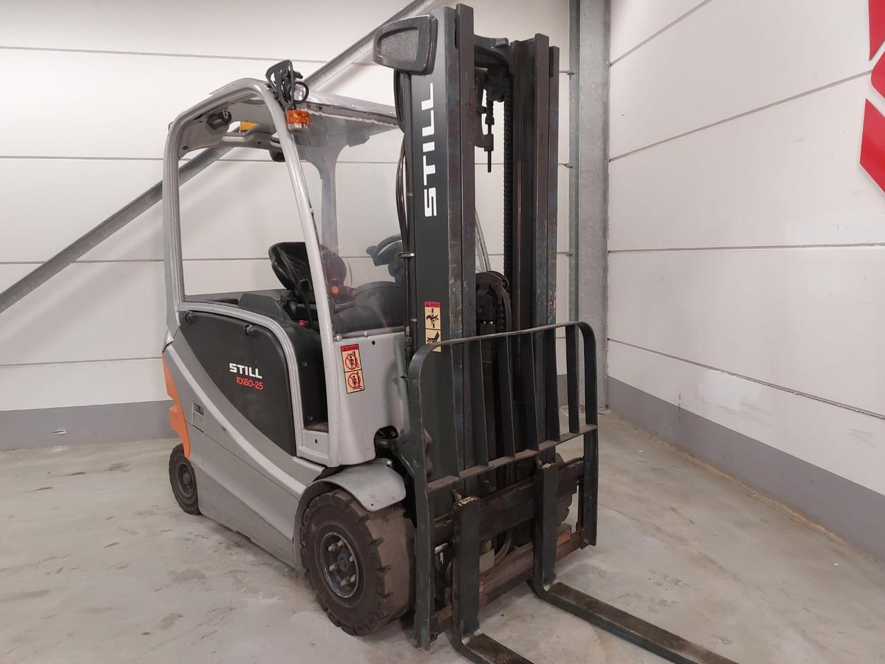 Diesel forklift- Photo 3