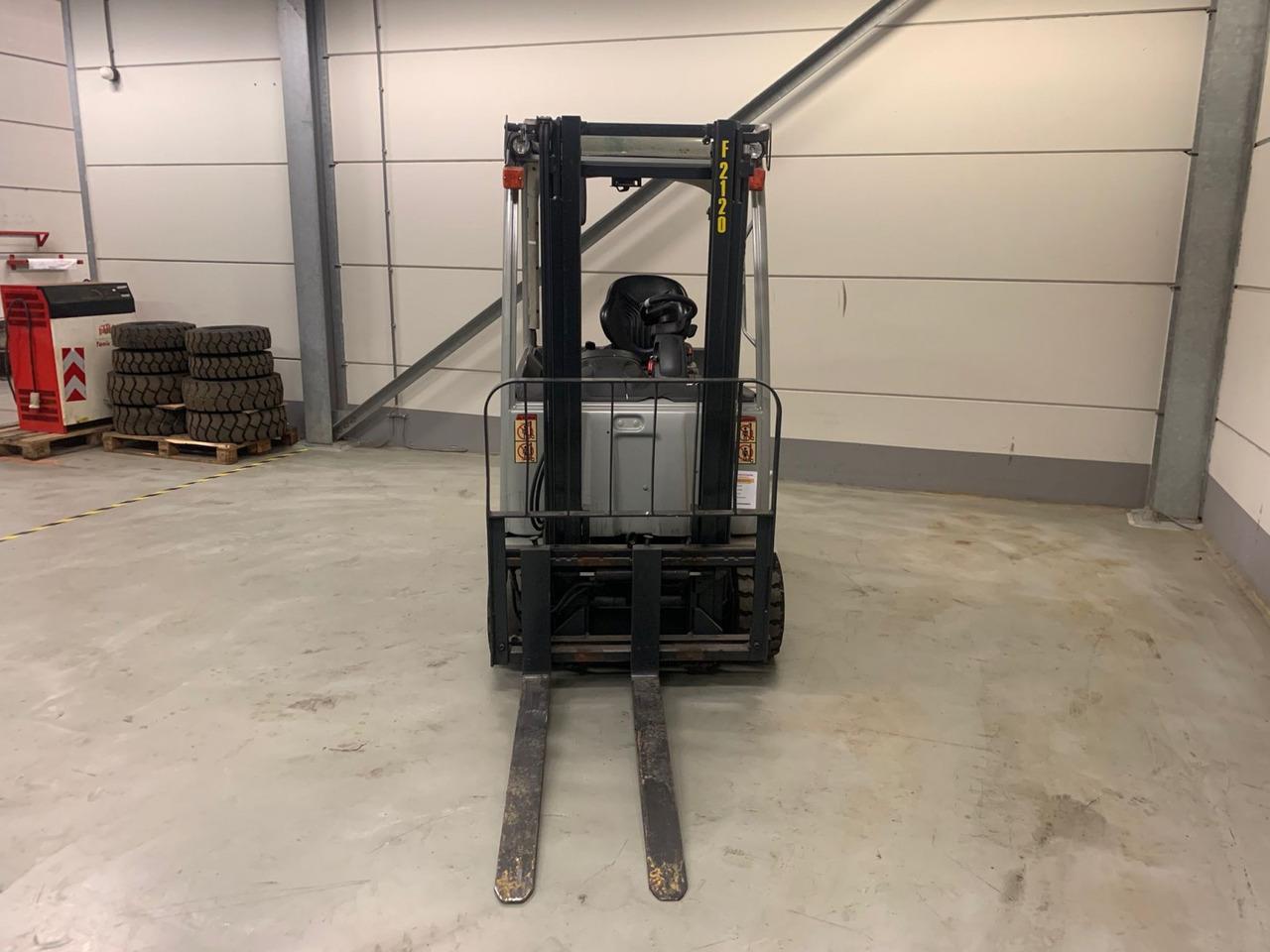 Electric forklift- Photo 5