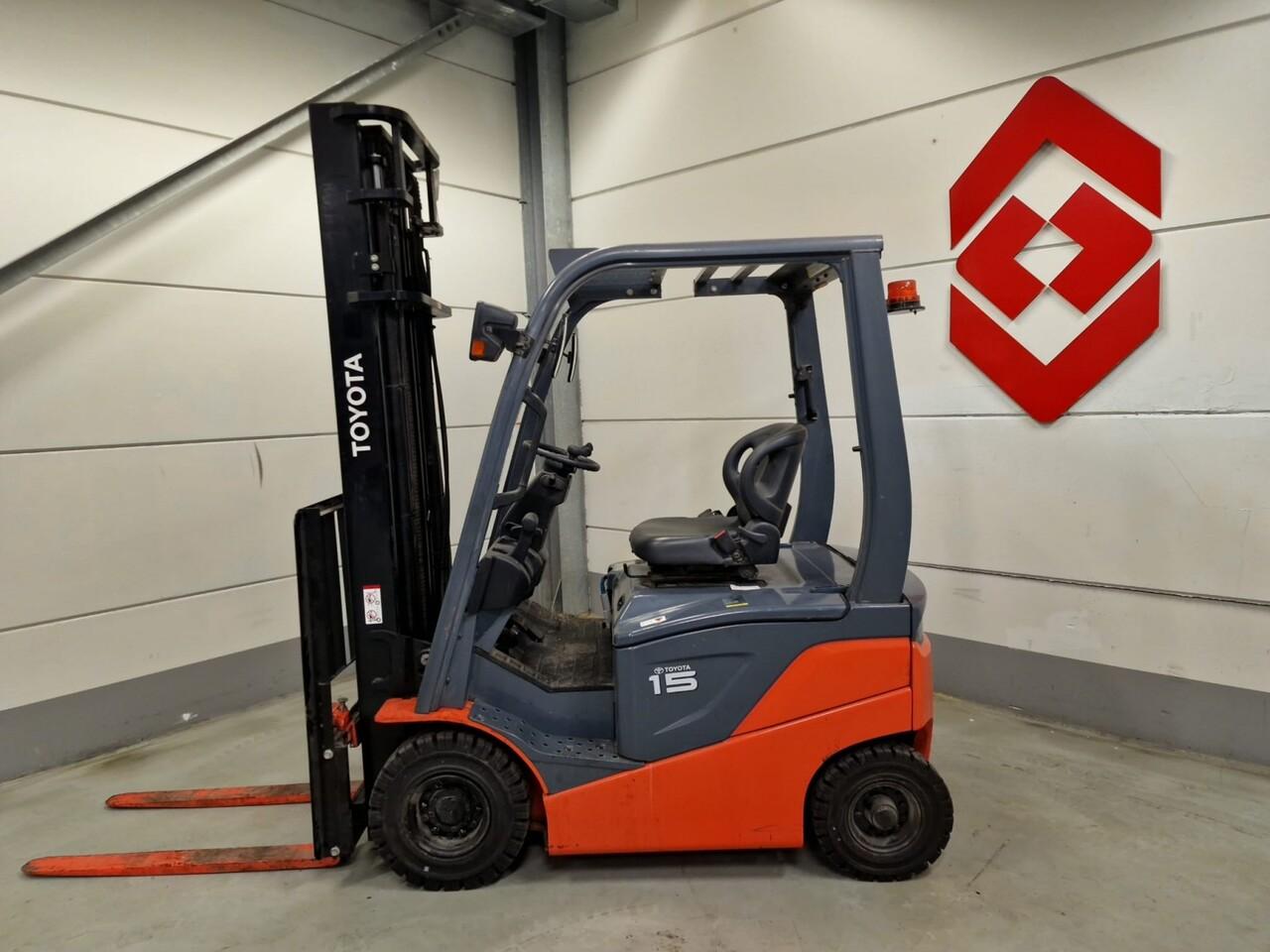 Diesel forklift- Photo 2