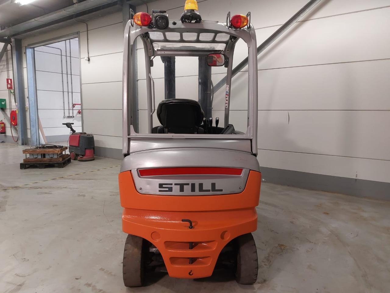 Diesel forklift- Photo 8