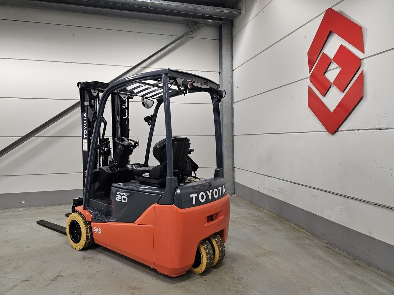 Electric forklift- Photo 6