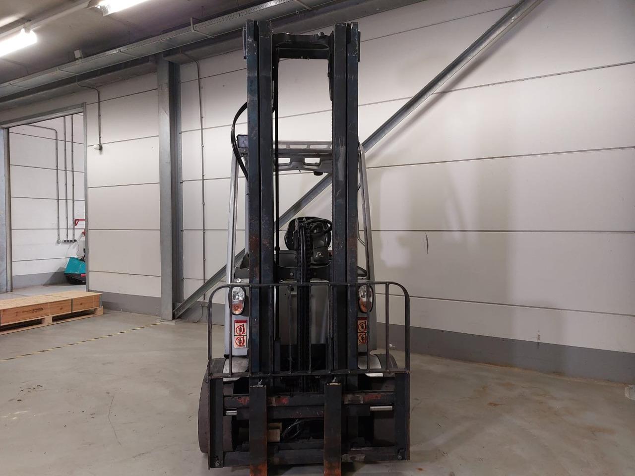 Diesel forklift- Photo 5