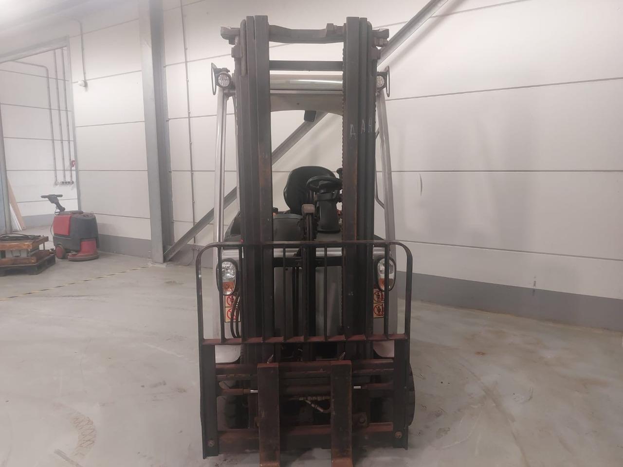 Electric forklift- Photo 5