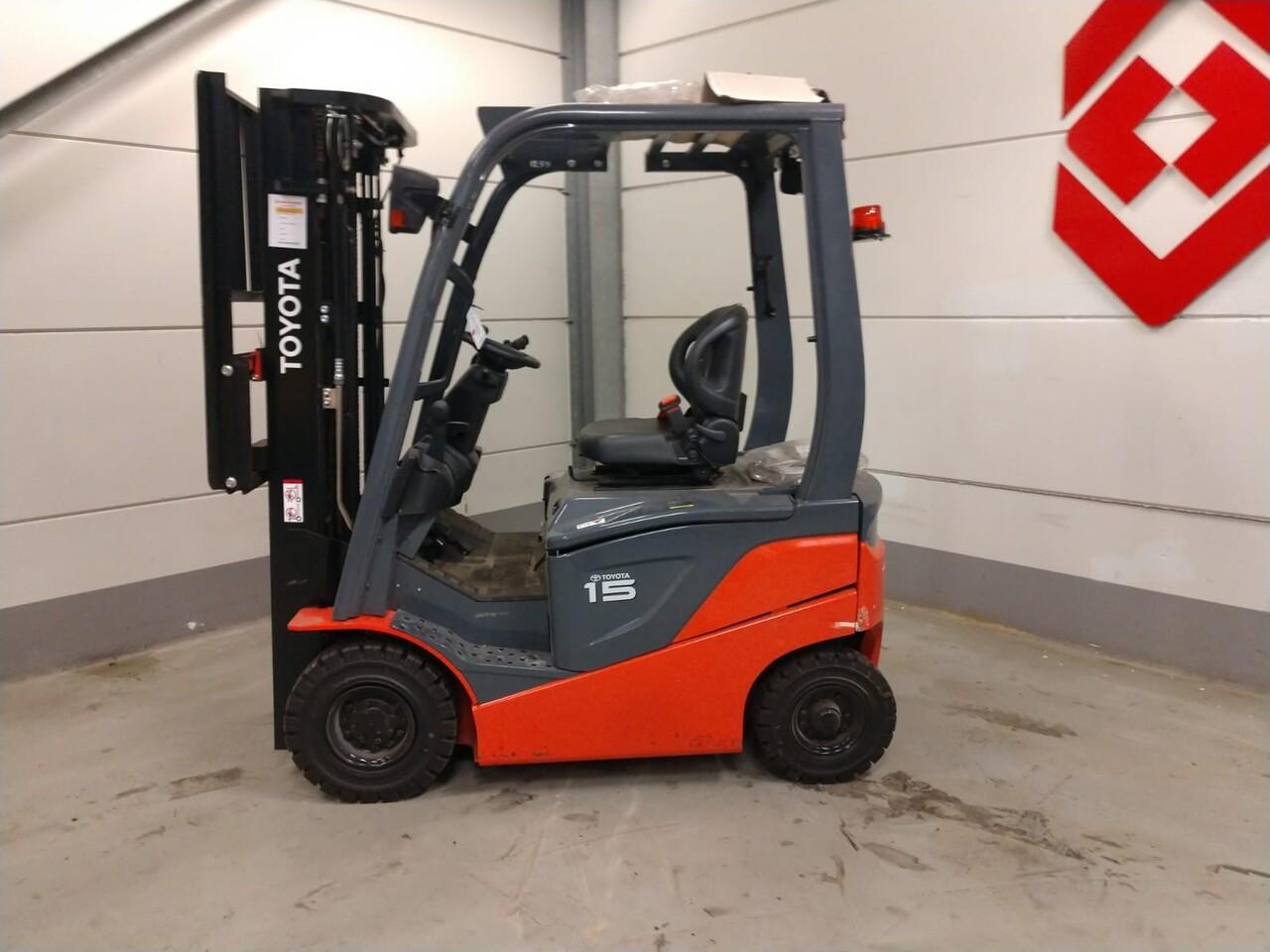 Diesel forklift- Photo 2