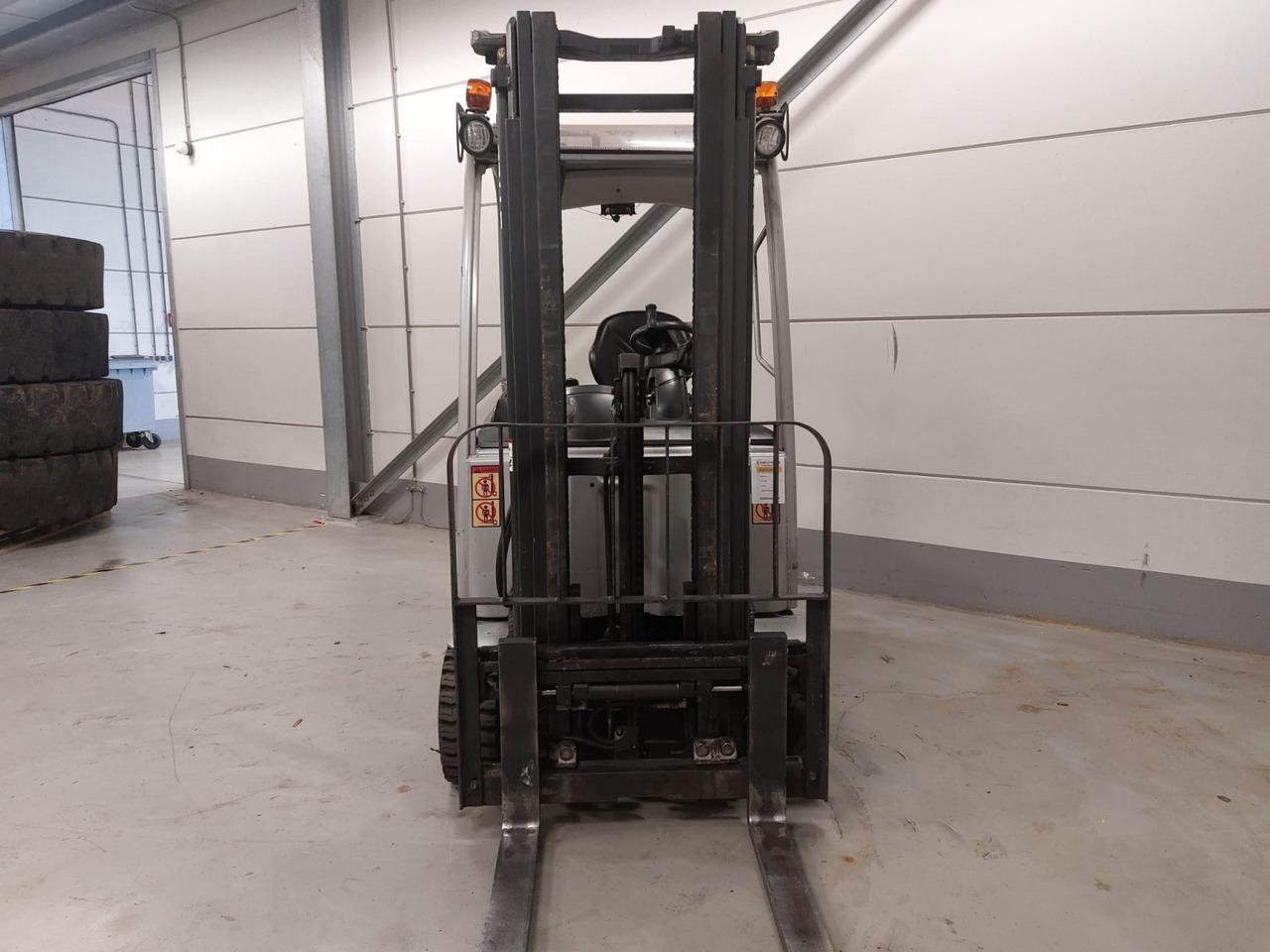 Electric forklift- Photo 5