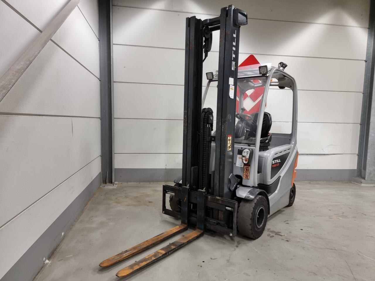 Diesel forklift- Photo 3