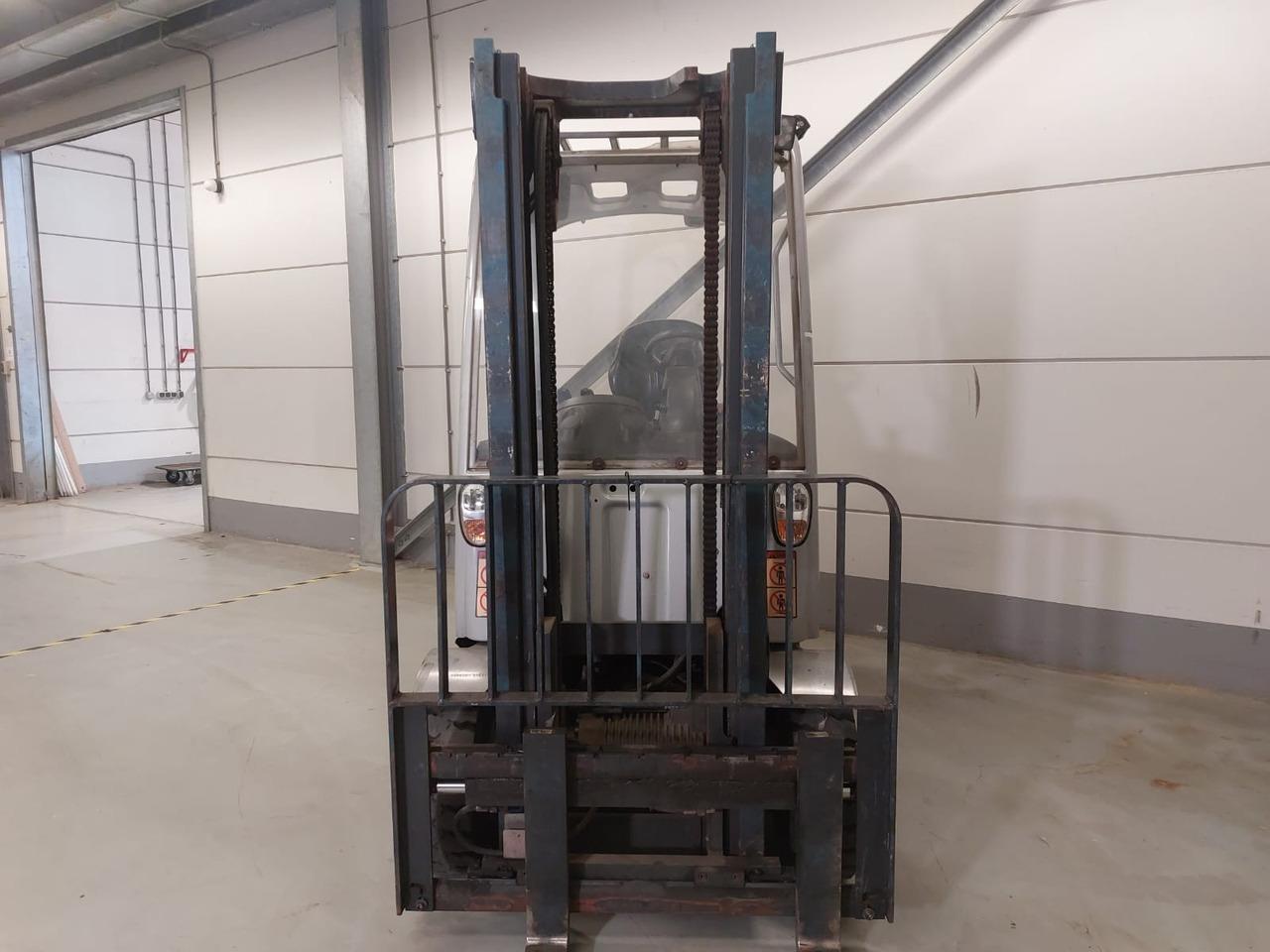 Diesel forklift- Photo 5