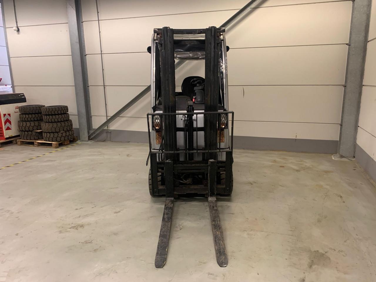 Diesel forklift- Photo 5