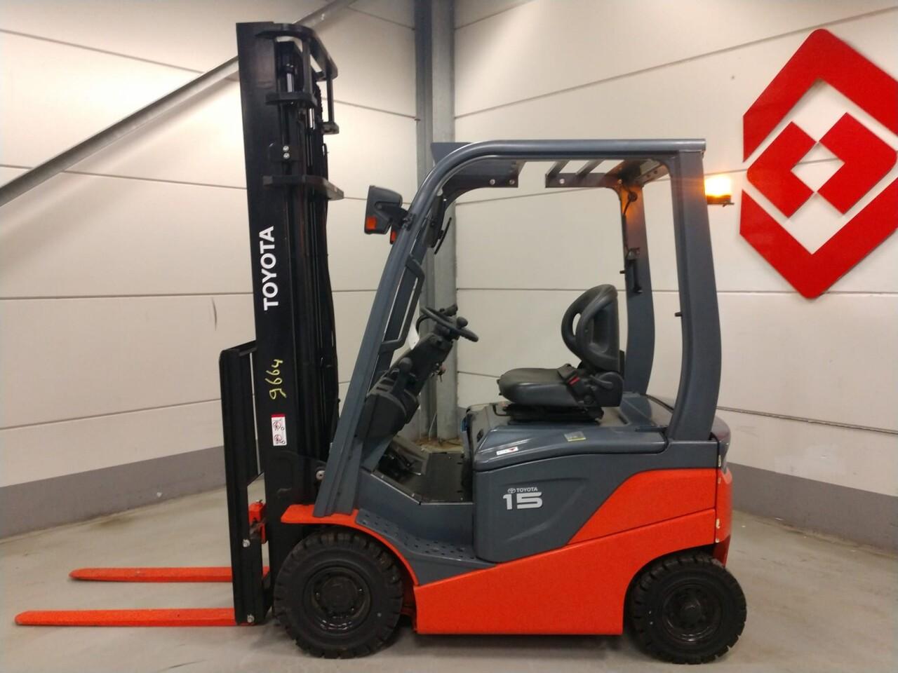 Diesel forklift- Photo 2