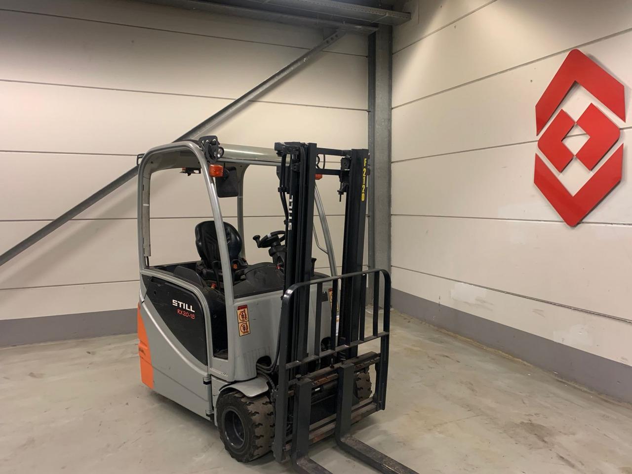 Electric forklift- Photo 3