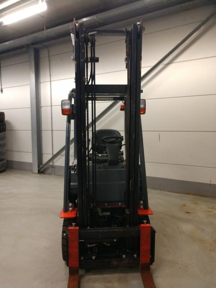 Diesel forklift- Photo 4