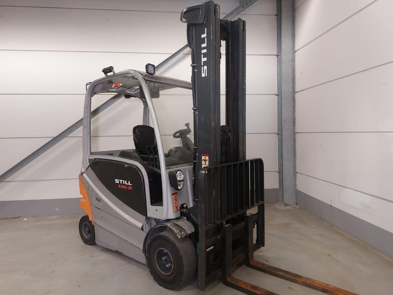 Diesel forklift- Photo 3