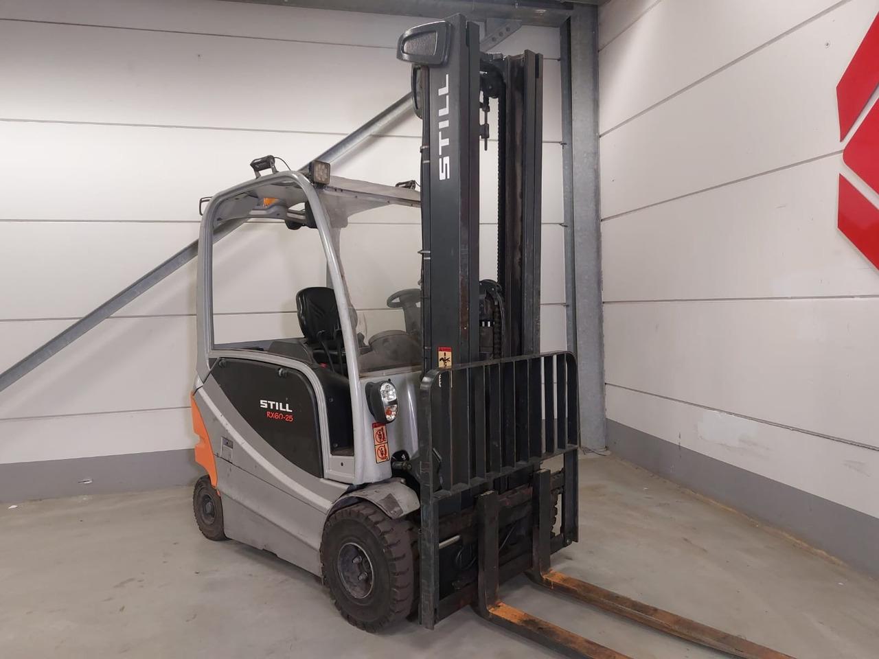 Diesel forklift- Photo 3