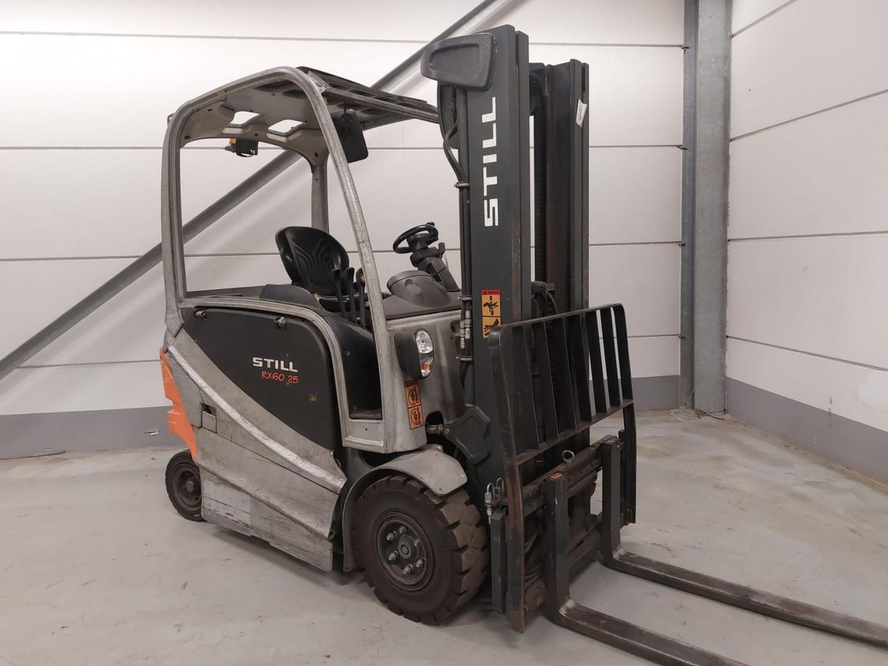 Diesel forklift- Photo 3