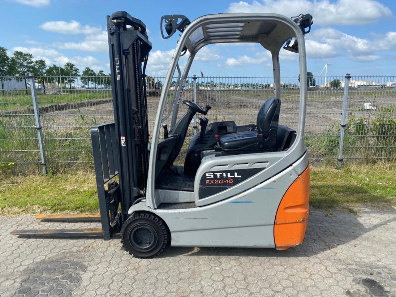 Electric forklift- Photo 2