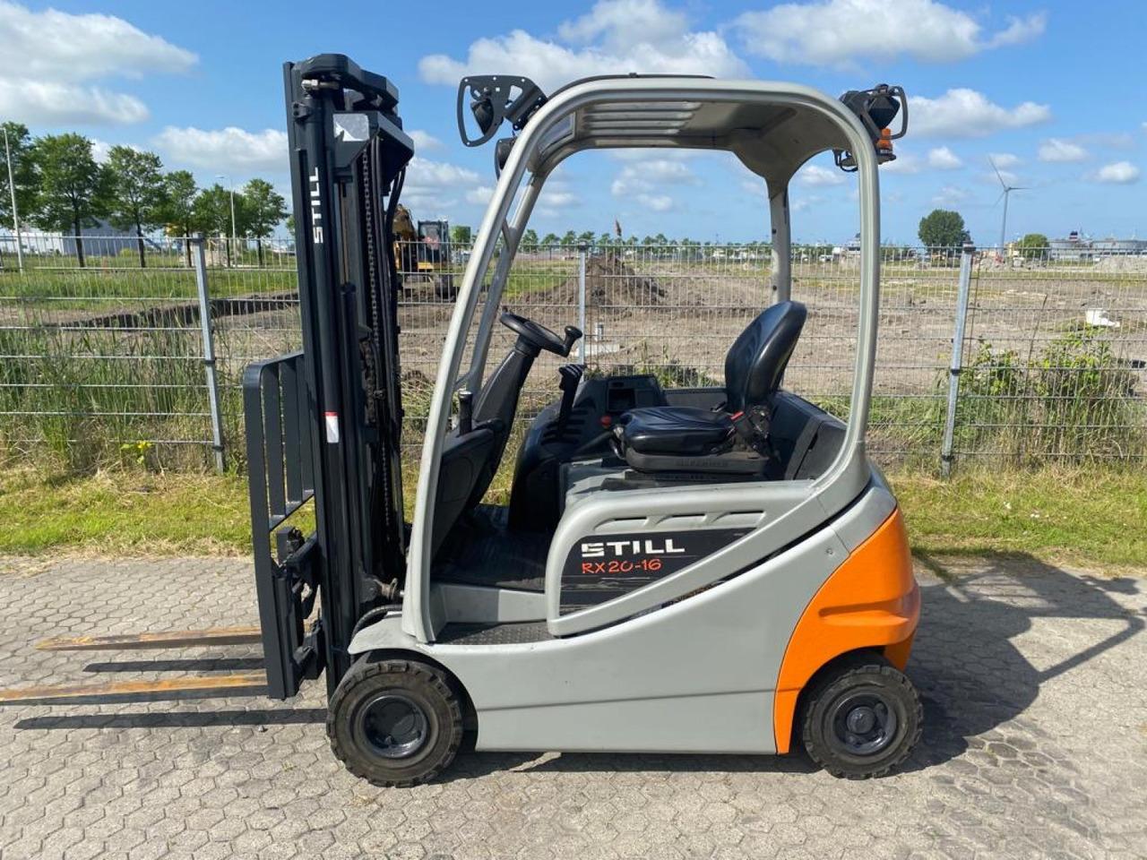 Diesel forklift- Photo 2