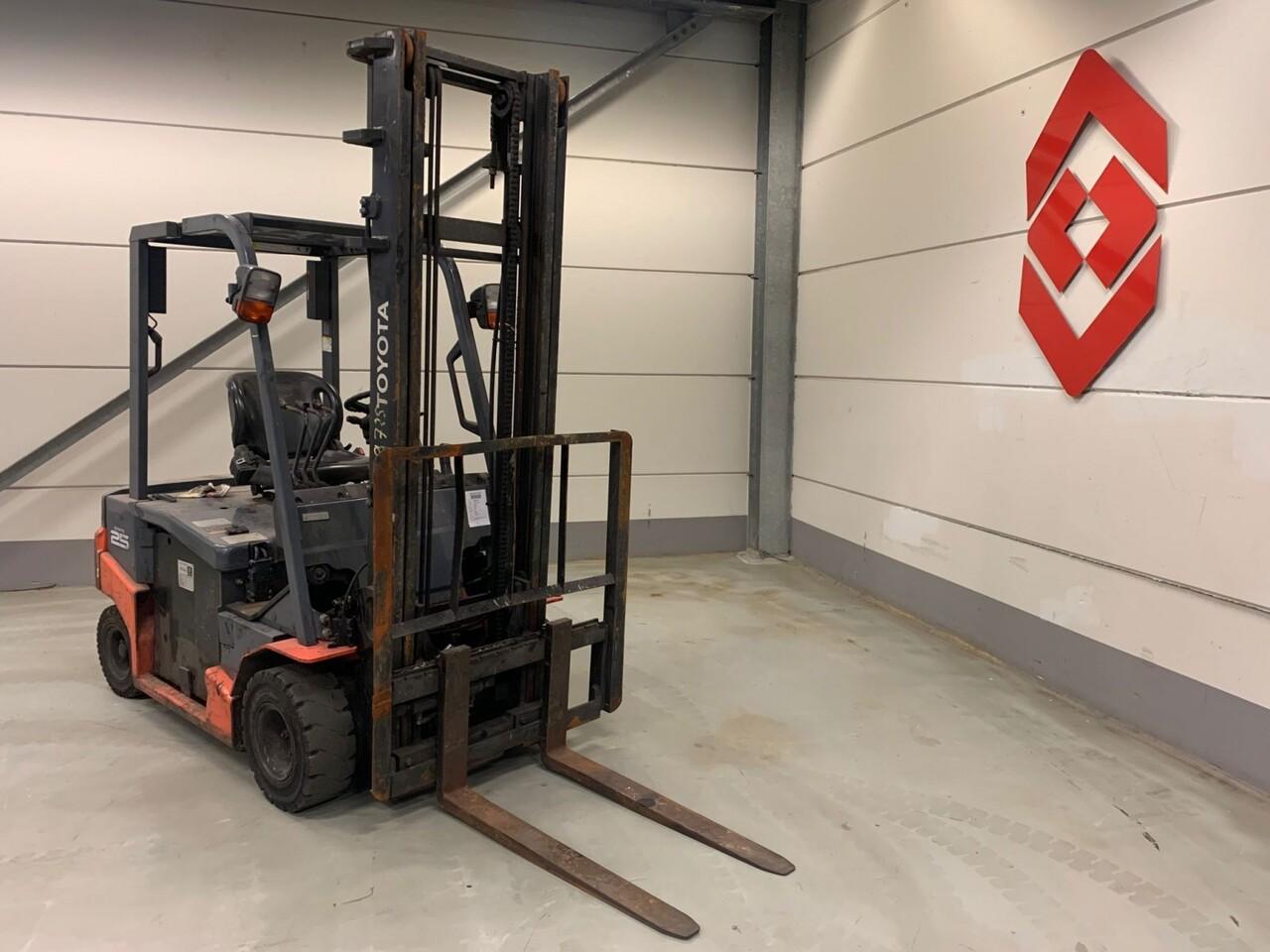 Diesel forklift- Photo 3