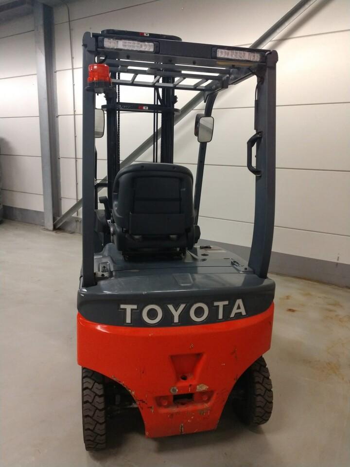 Diesel forklift- Photo 7