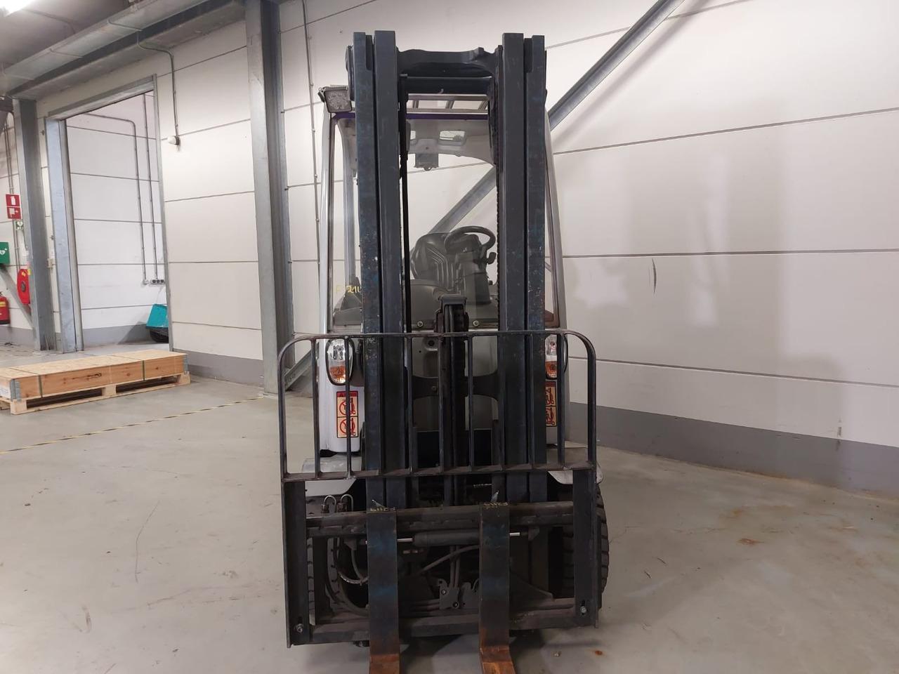 Diesel forklift- Photo 5