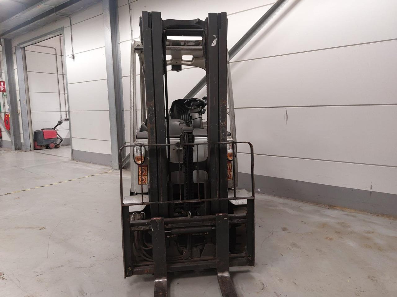 Diesel forklift- Photo 5