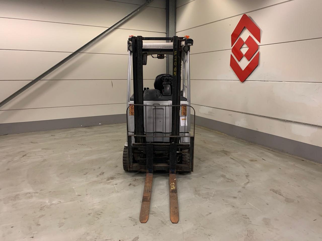 Diesel forklift- Photo 4