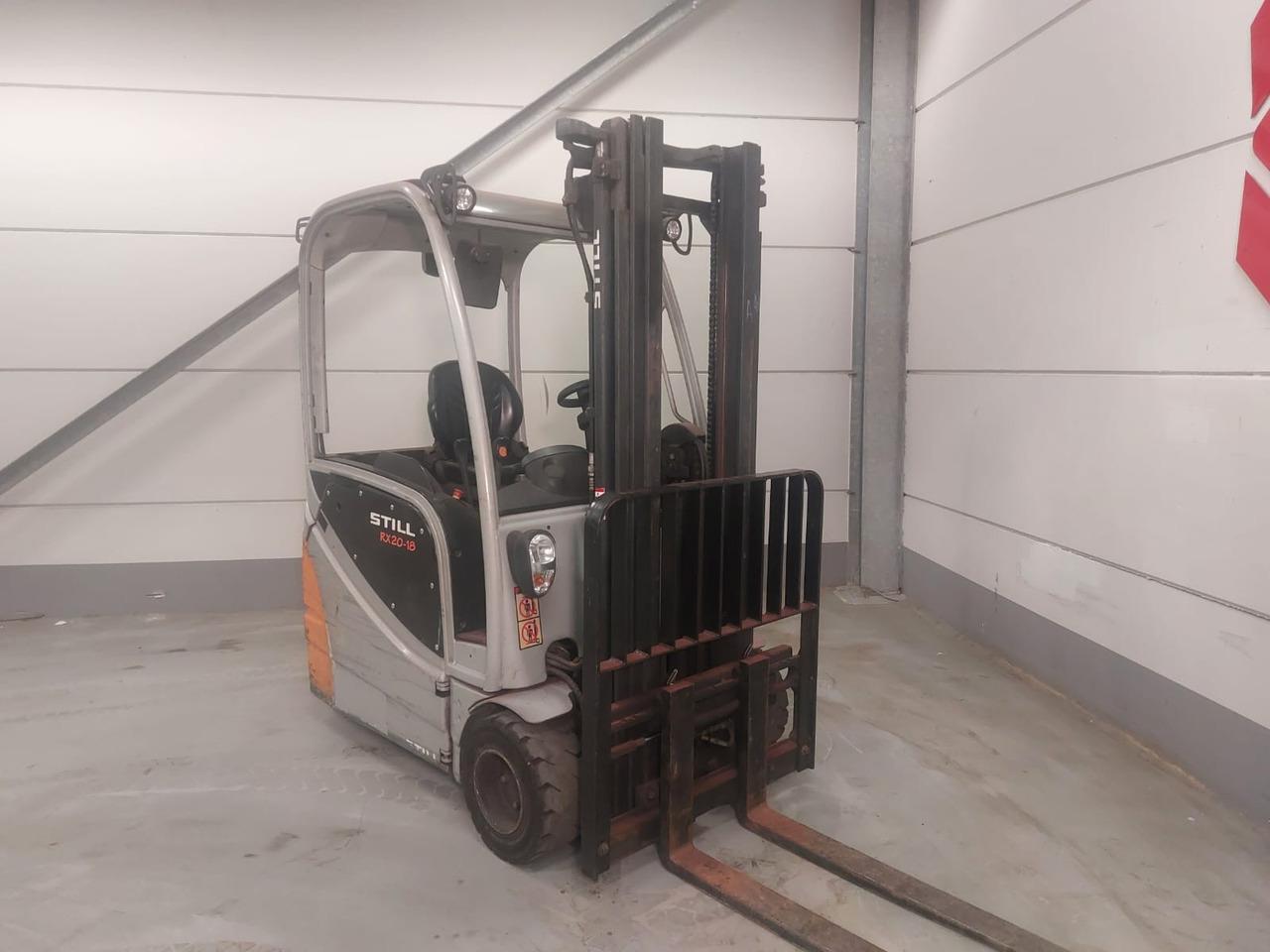 Electric forklift- Photo 3