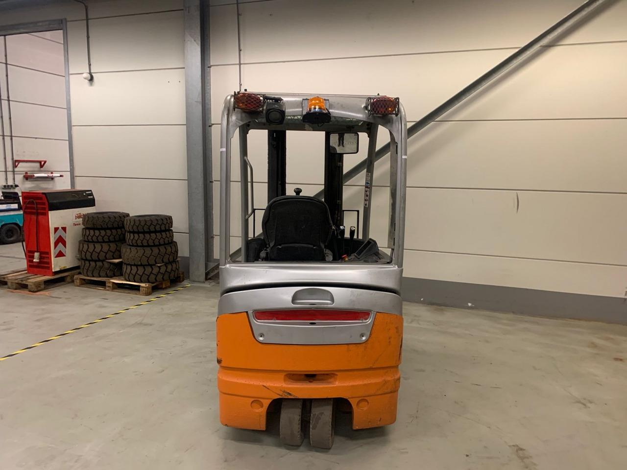 Electric forklift- Photo 8