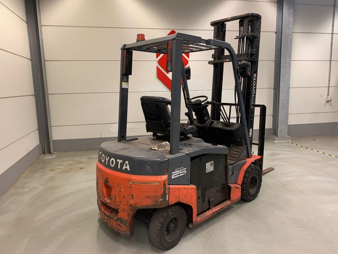 Diesel forklift- Photo 7