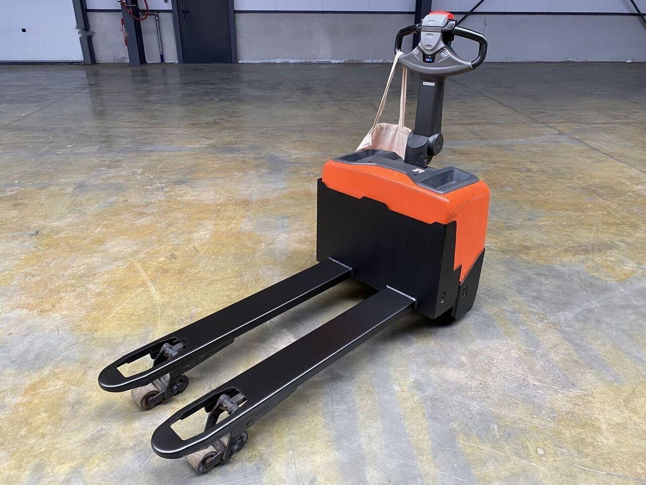 Pallet truck LWE130 LWE130- Photo 5