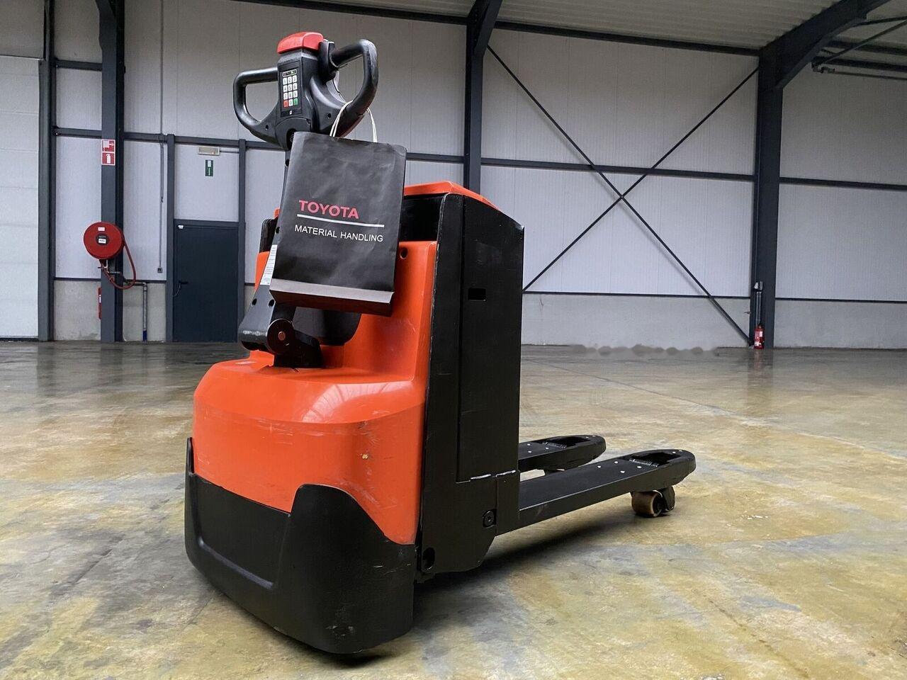 Pallet truck LWE200 LWE200- Photo 2