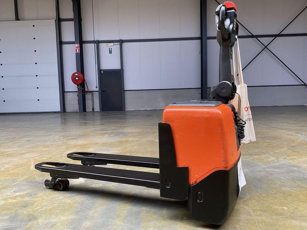 Pallet truck LWE130 LWE130- Photo 3