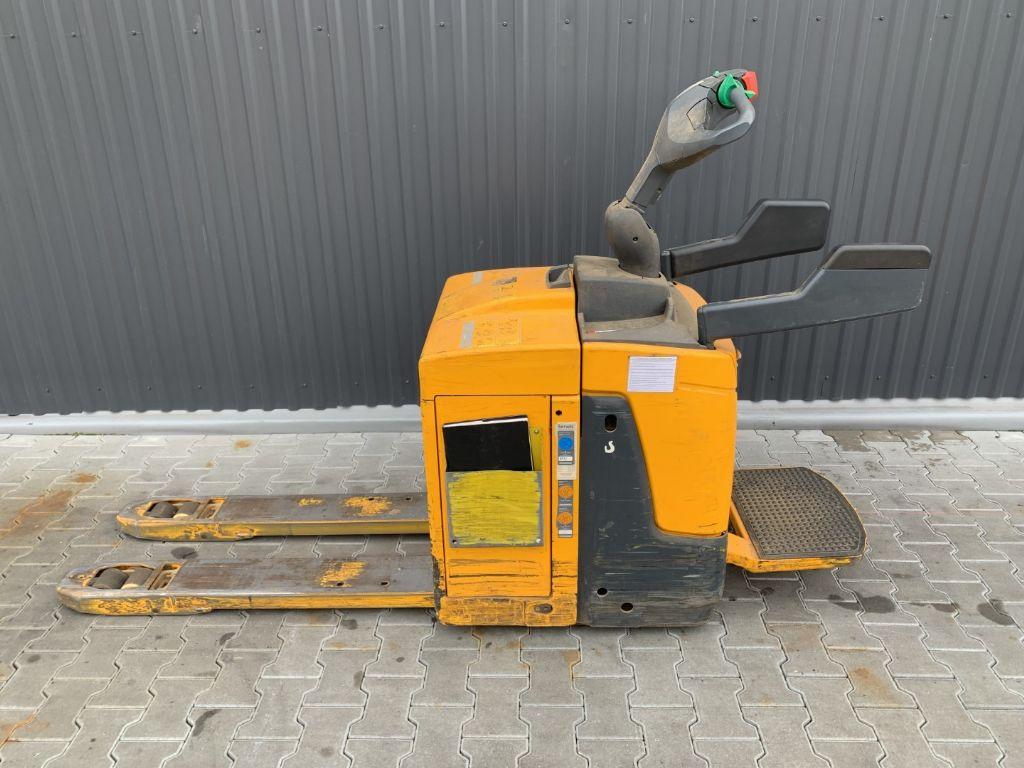 Pallet truck Jungheinrich ERE120 Jungheinrich ERE120- Photo 2