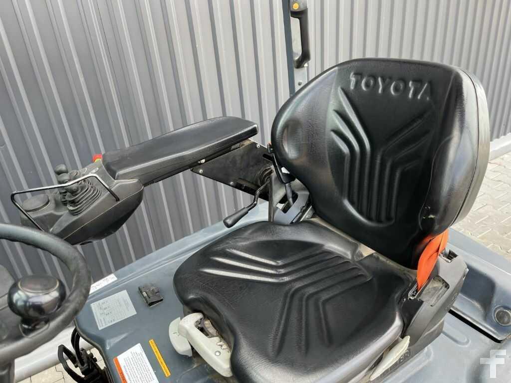 Electric forklift Toyota 8FBEK16T Toyota 8FBEK16T- Photo 10