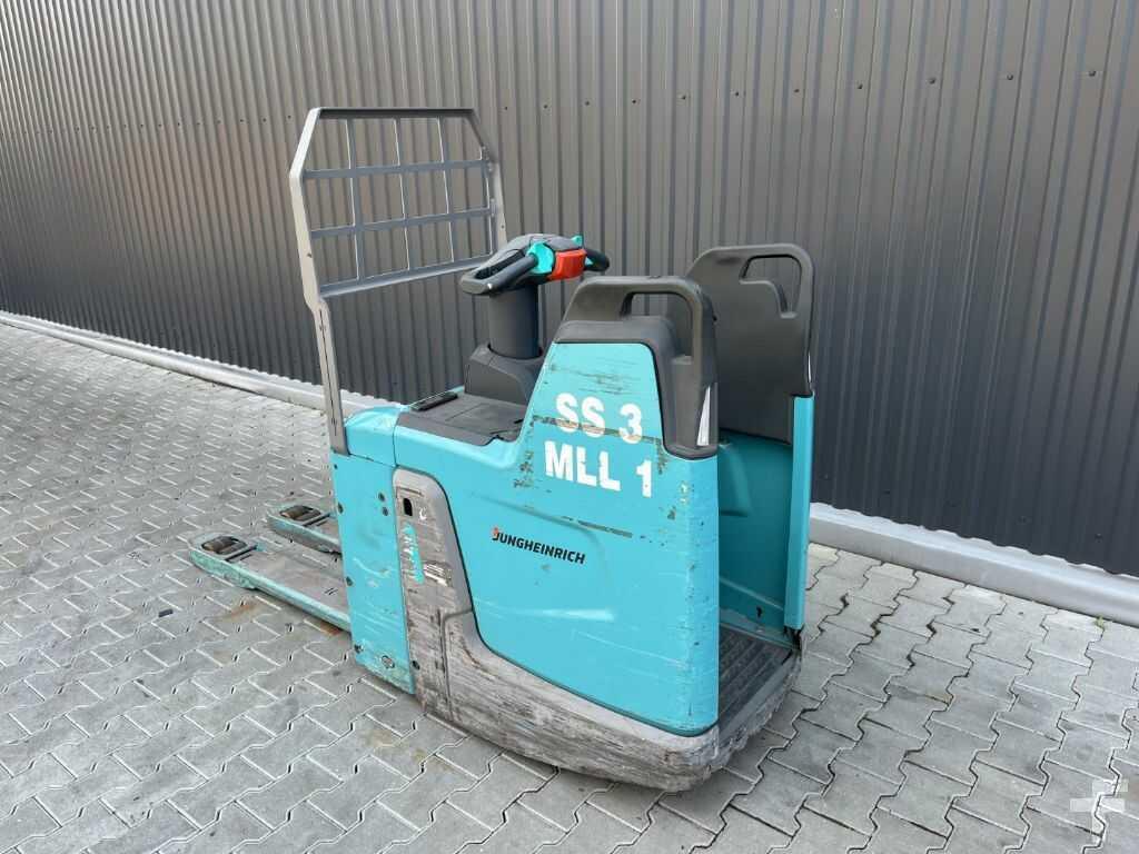 Pallet truck Jungheinrich ERE120 Jungheinrich ERE120- Photo 3