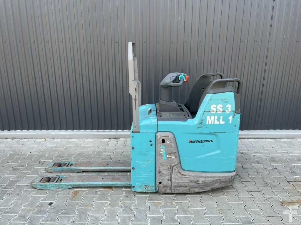 Pallet truck Jungheinrich ERE120 Jungheinrich ERE120- Photo 2