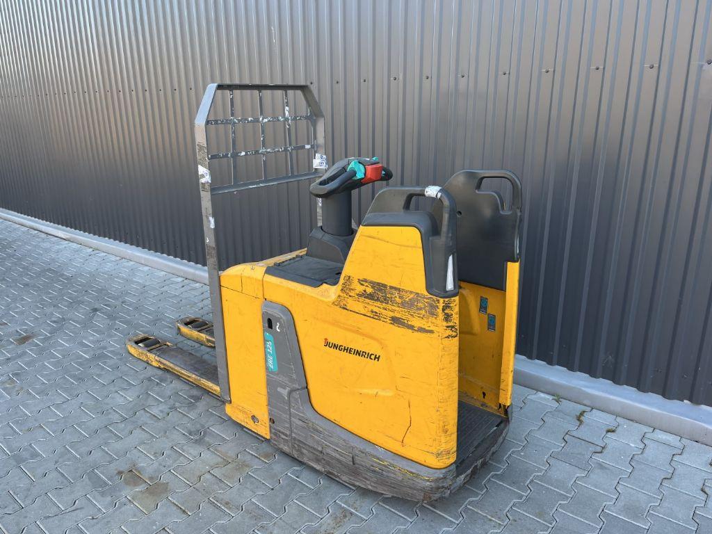 Pallet truck Jungheinrich ERE125 Jungheinrich ERE125- Photo 3