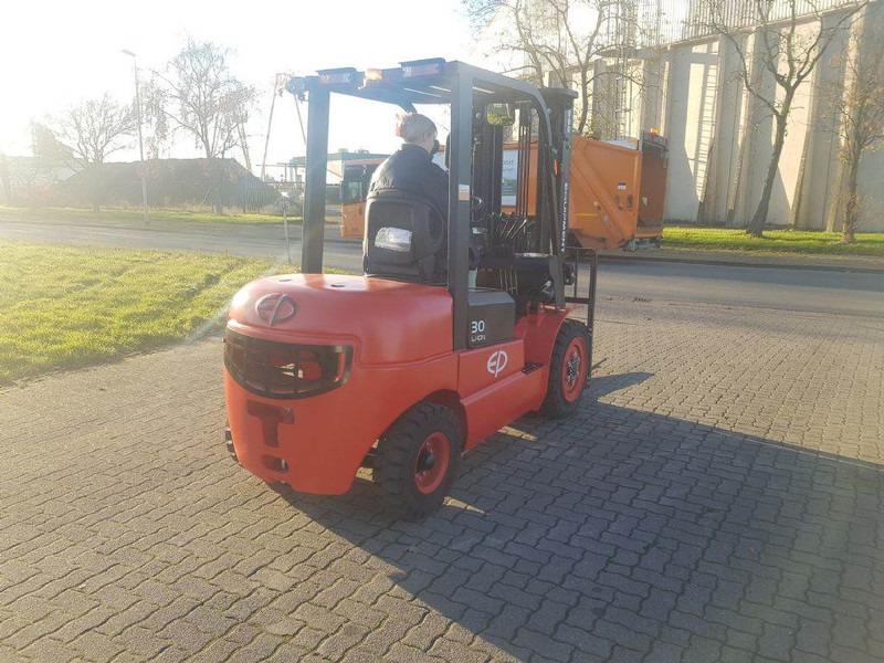 Electric forklift EFL302 EFL302- Photo 5