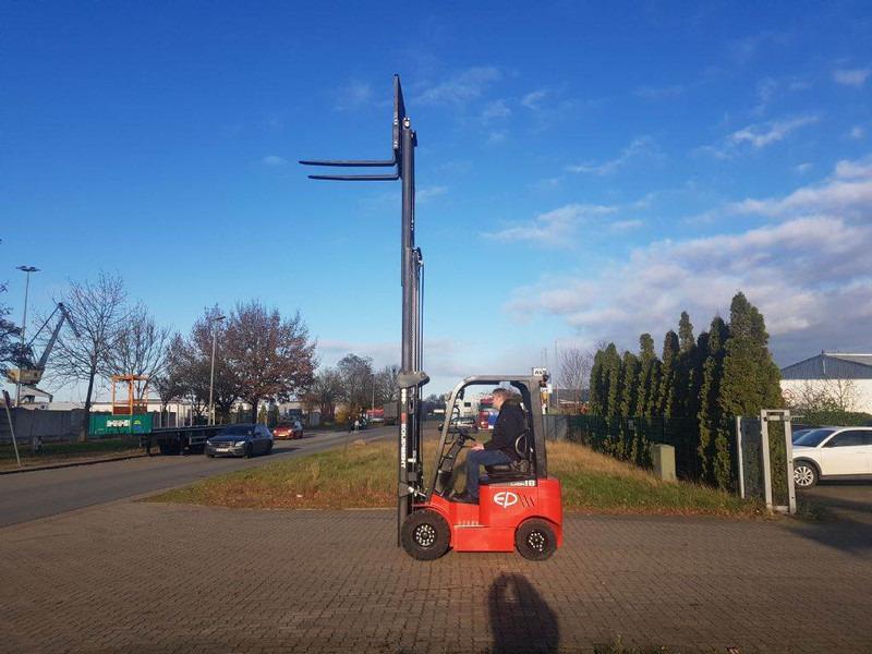 Electric forklift EFL181 EFL181- Photo 3