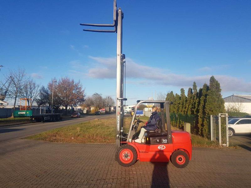 Electric forklift EFL302 EFL302- Photo 3