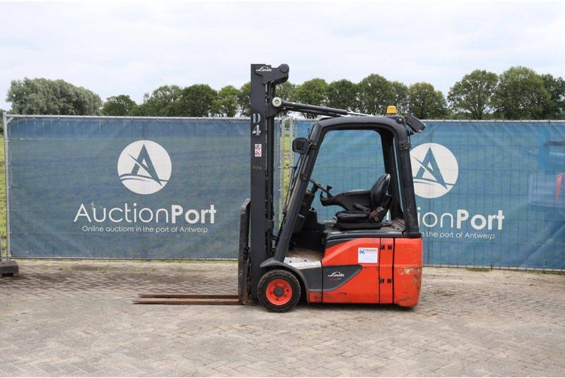 Electric forklift E14-02 E14-02- Photo 2