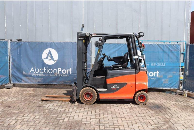 Electric forklift E25 E25- Photo 2