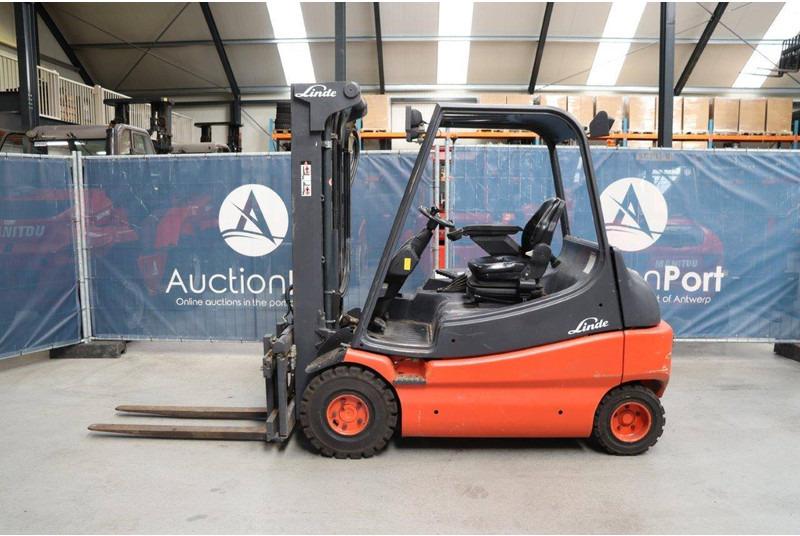 Electric forklift E30-02 E30-02- Photo 2