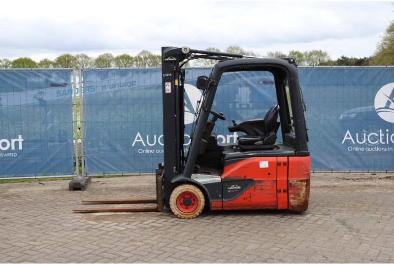 Electric forklift E16-02 E16-02- Photo 2