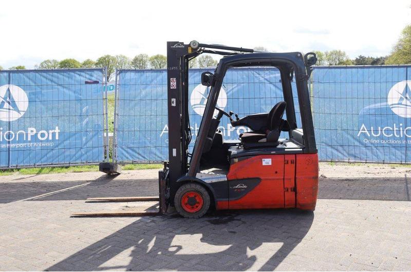 Electric forklift E16-02 E16-02- Photo 2