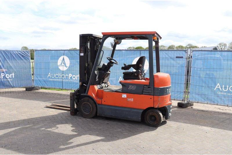 Electric forklift 7FBMF30 7FBMF30- Photo 3