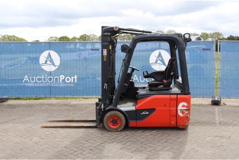 Electric forklift E16-02 E16-02- Photo 2