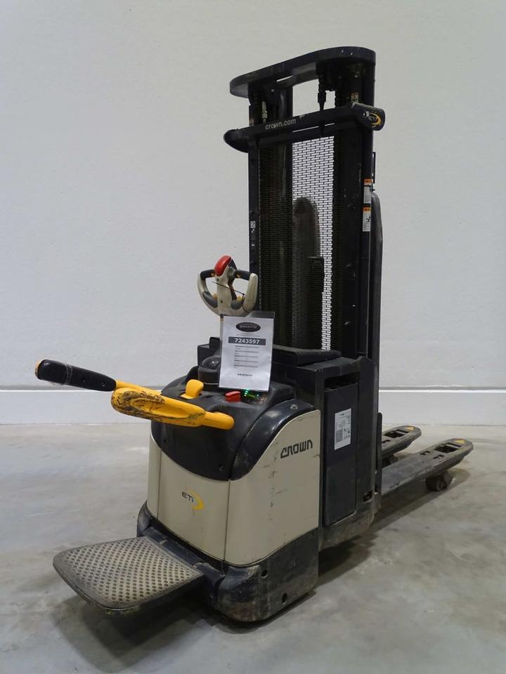 Stacker Crown ETI40001.6TT Crown ETI40001.6TT- Photo 2